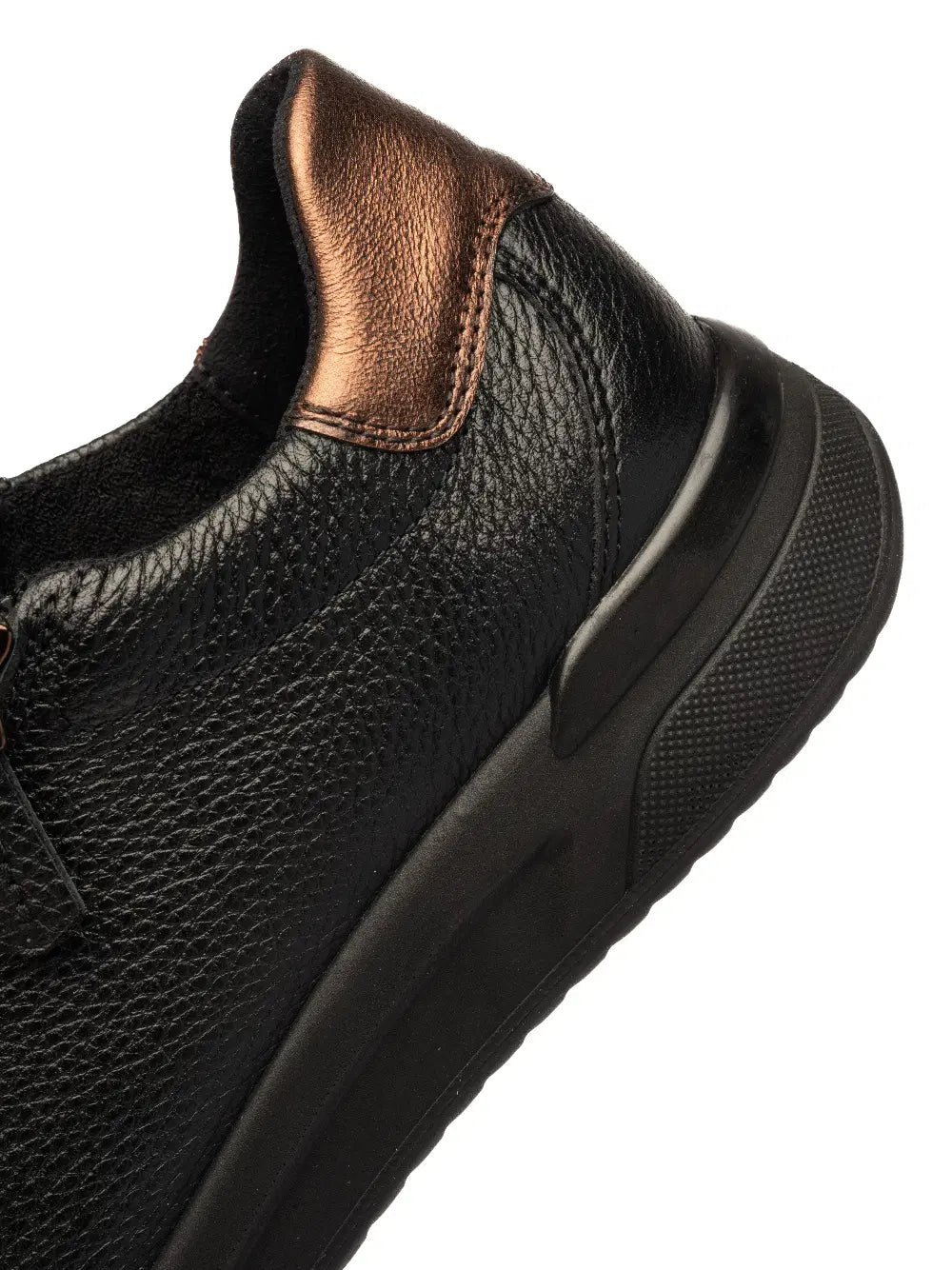 Ara - Sneakers in pelle nera con riporto dorato