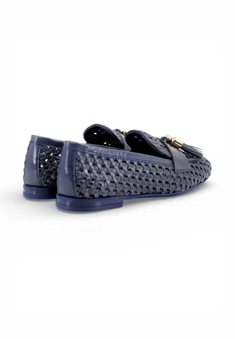 Frau - Mocassino donna in pelle intrecciata blu con nappine.