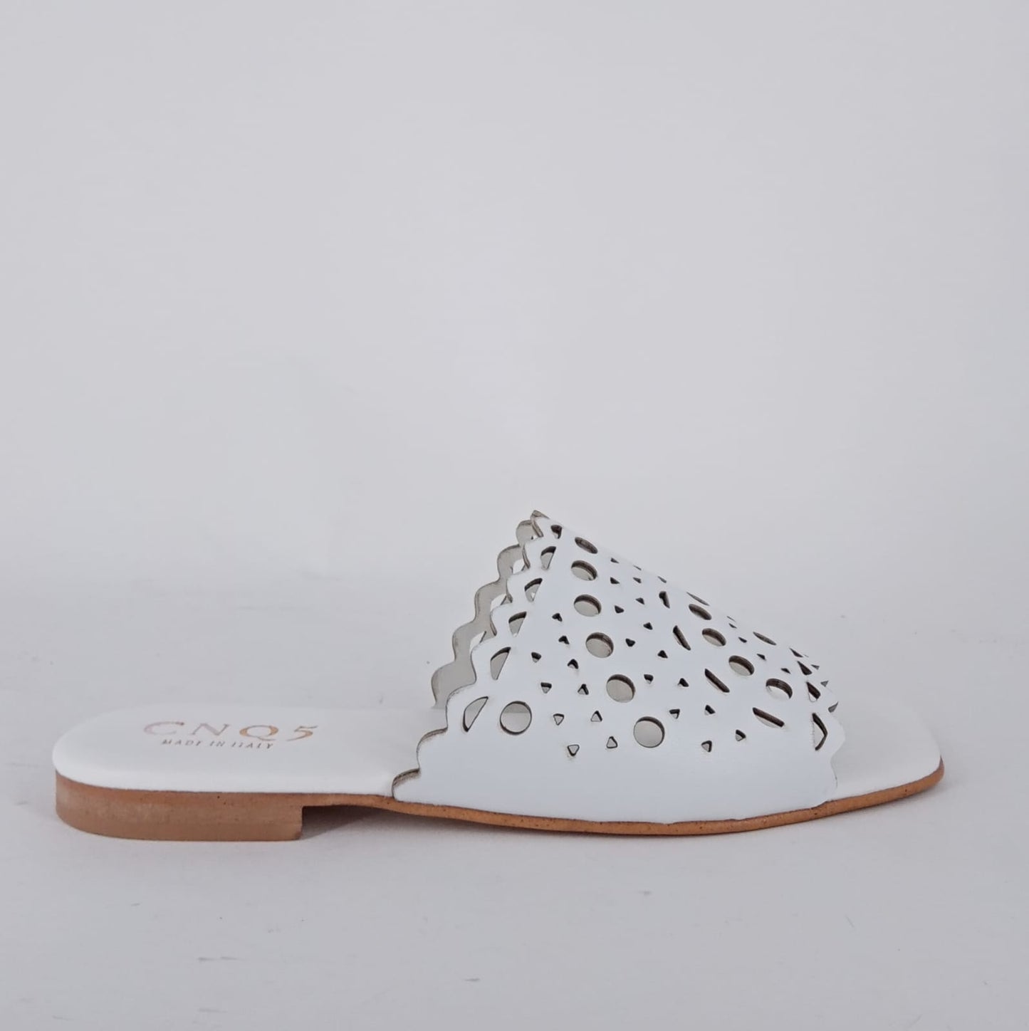 MRC - Ciabatta fashion donna in pelle bianca.
