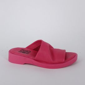 Bueno . Sabot ciabatta in pelle fuxia .