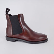 Carica l'immagine nel visualizzatore di Gallery, FRAU . Beatles in pelle caffè .