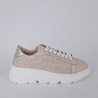 Frau . Sneakers traforata in pelle cipria