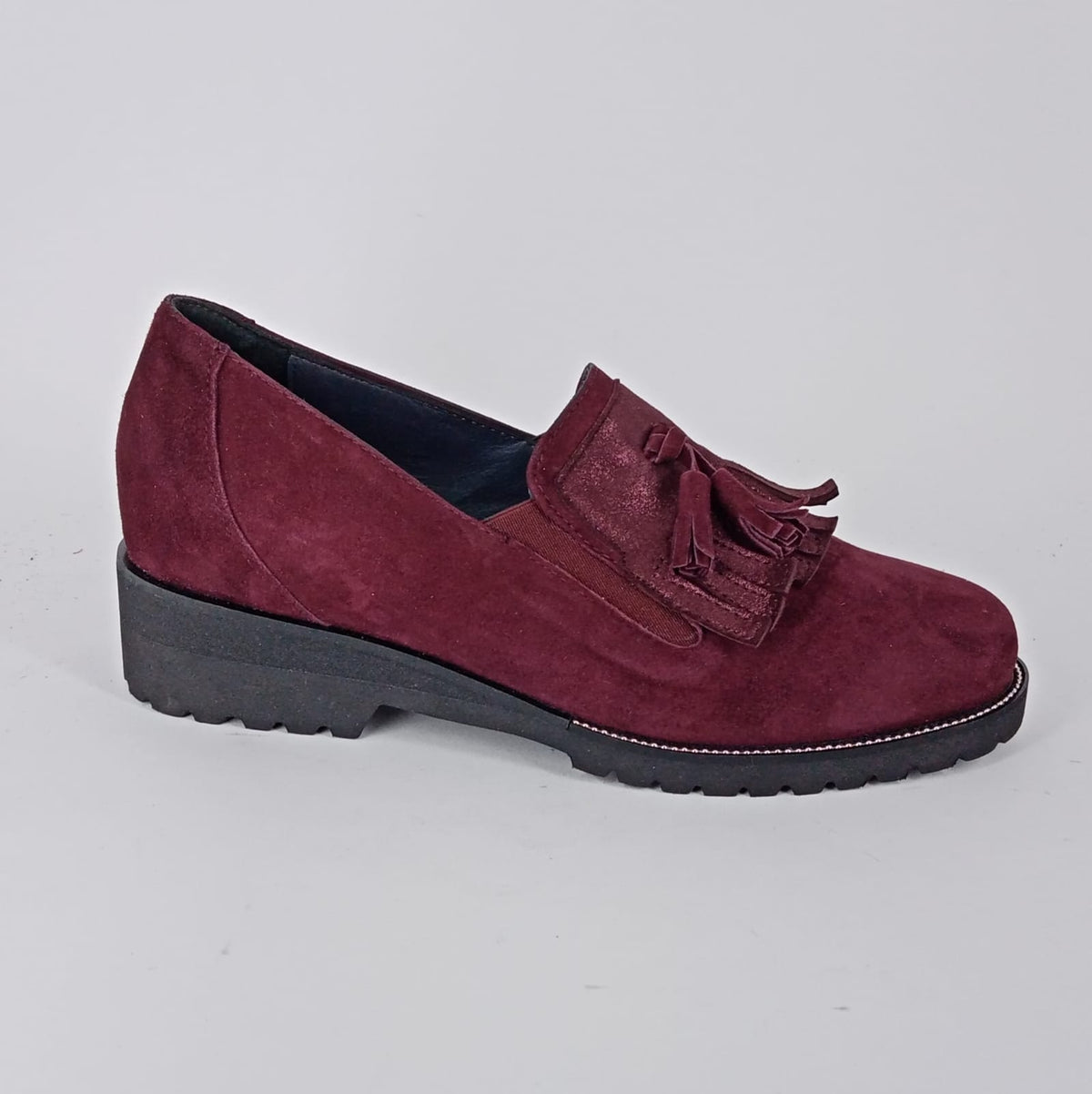 Maral shoes - Mocassino bordò in camoscio con frangia.