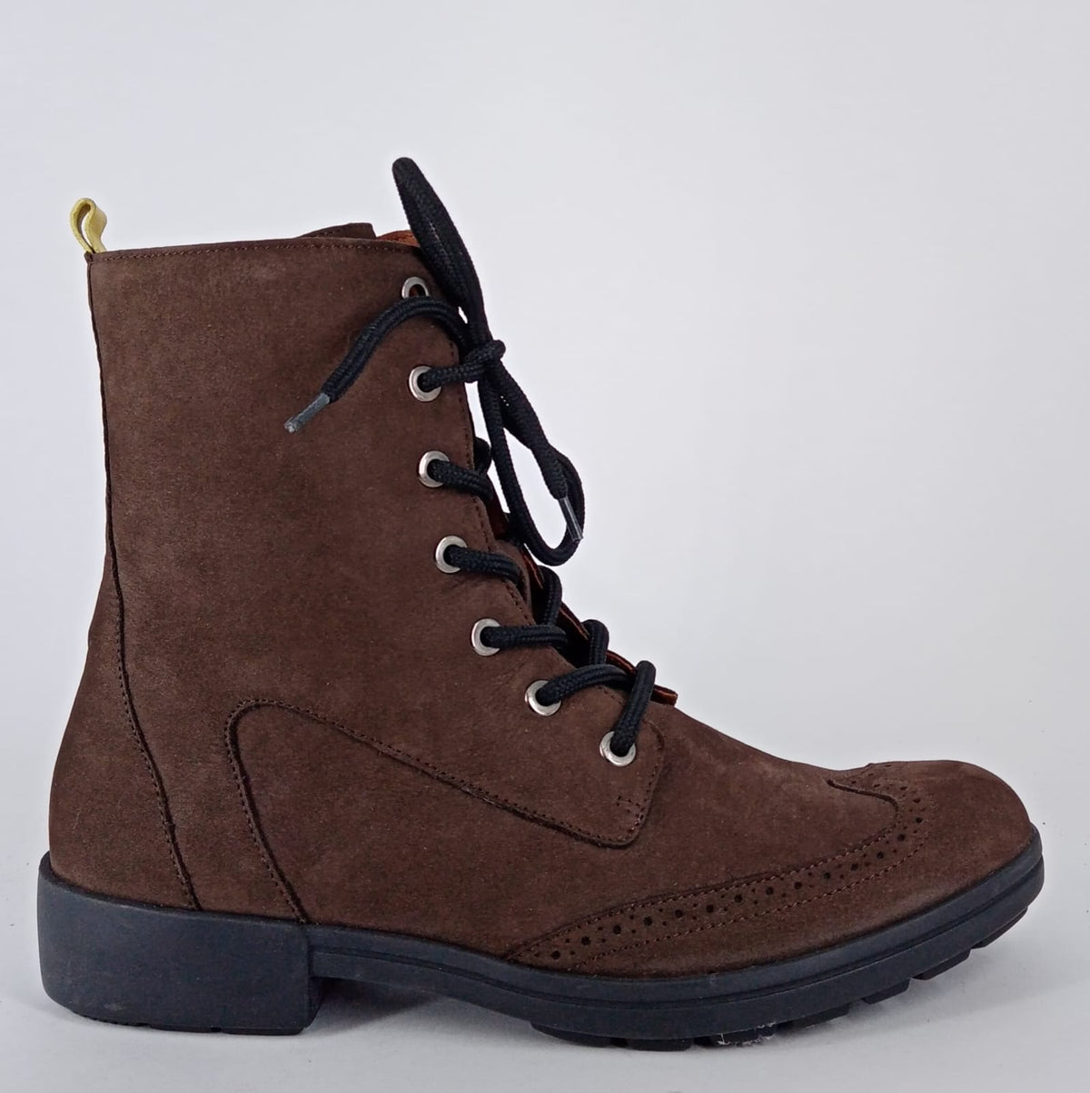 BENVADO - Polacchino in camoscio marrone. -30%