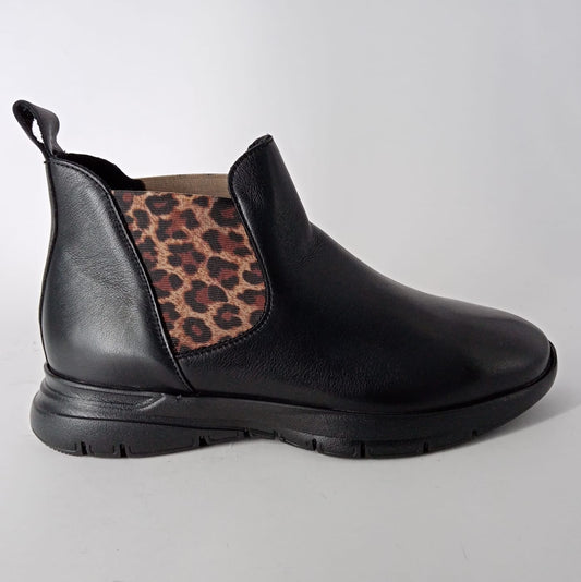 FRAU- Tronchetto beatles in pelle nera con riporti animalier -