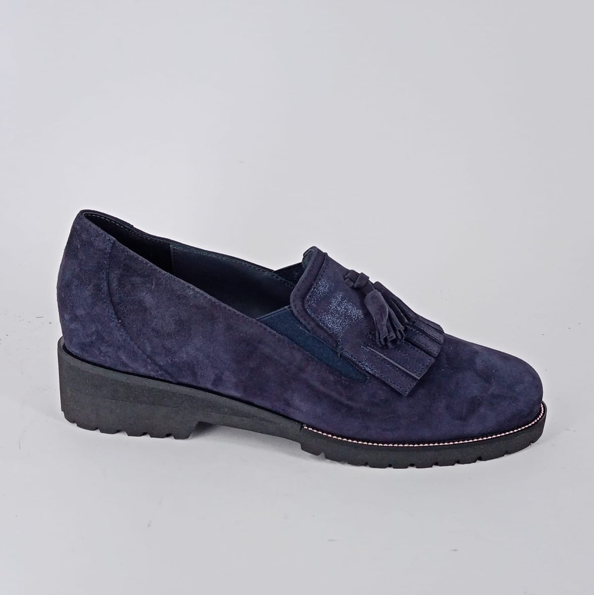 Maral shoes - Mocassino blu in camoscio con frangia.