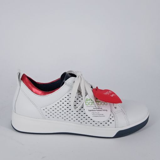 ARA . Sneakers bianca in pelle con riporti rossi laminati.