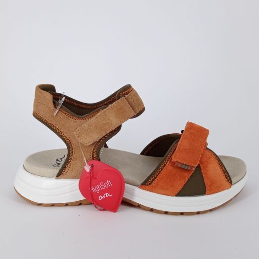ARA . Sandalo sportivo beige e arancio .