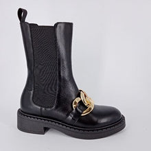 Carica l'immagine nel visualizzatore di Gallery, FRAU - Stivaletto beatles con catena -50%