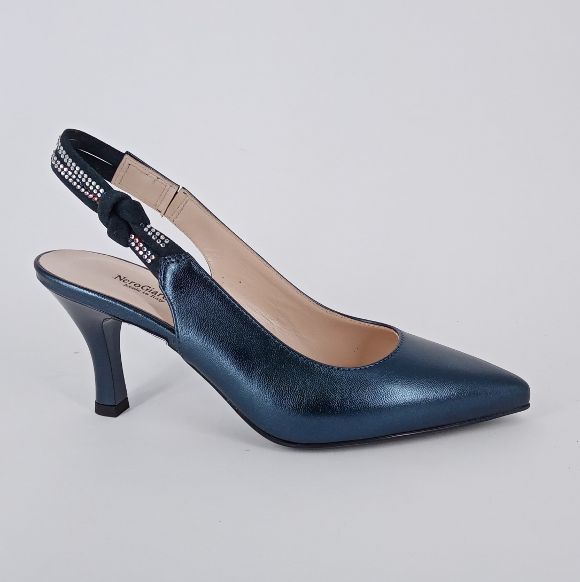 NERO GIARDINI - Decoltè aperto dietro in pelle laminata blu . -30%