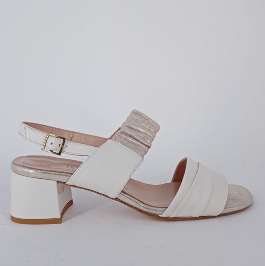 Cinzia valle - Sandalo comodo  bianco  in pelle . -30%