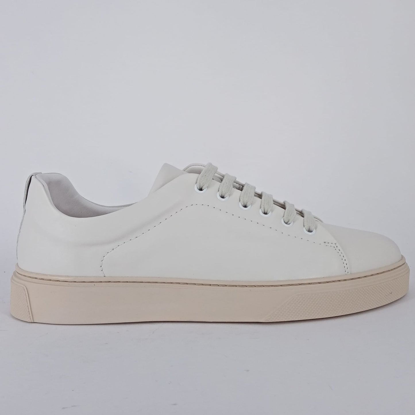 Frau - Sneakers uomo in pelle bianca.