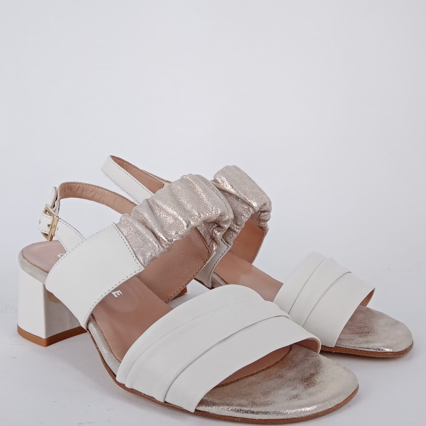 Cinzia valle - Sandalo comodo  bianco  in pelle . -30%