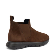 Carica l&#39;immagine nel visualizzatore di Gallery, Frau - Beatles donna in pelle scamosciata marrone.
