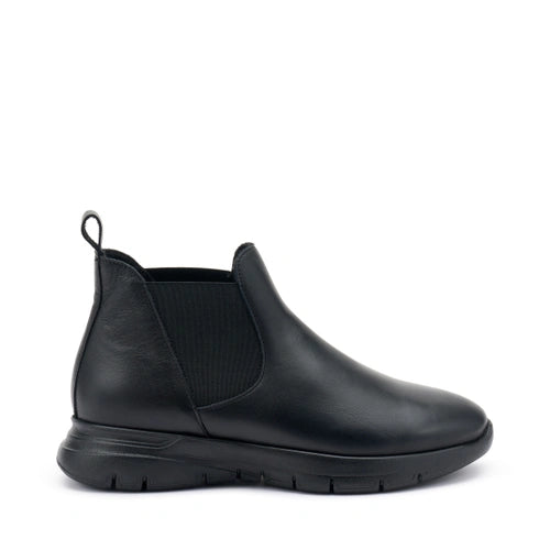Frau - Beatles donna in pelle nera con elastici bilaterali.