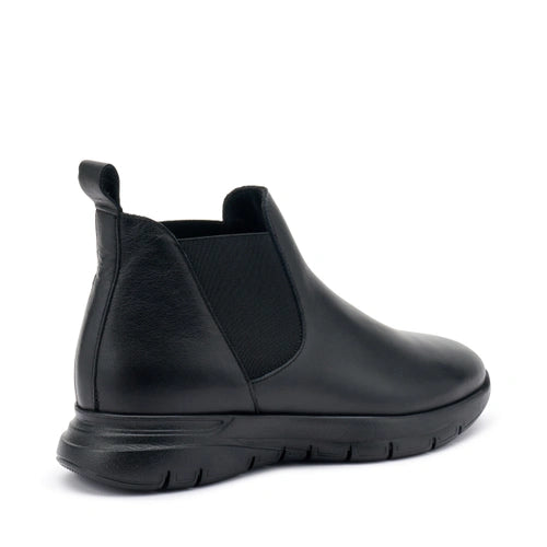 Frau - Beatles donna in pelle nera con elastici bilaterali.