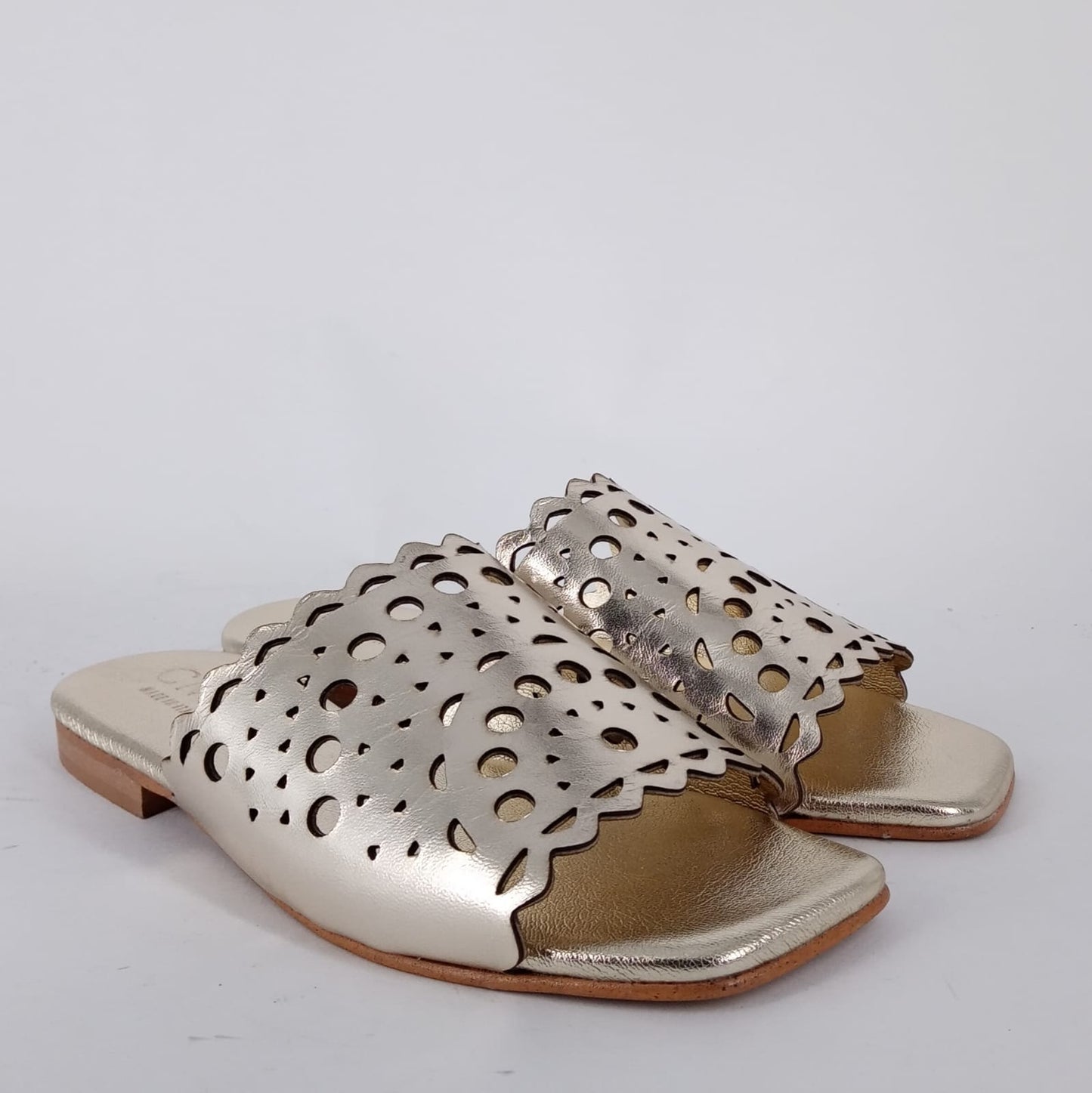 MRC - Ciabatta fashion donna in pelle platino.