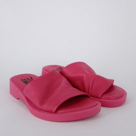 Bueno . Sabot ciabatta in pelle fuxia .