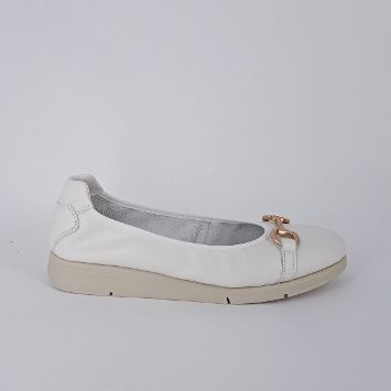Frau  -  Ballerina comoda in pelle bianca.