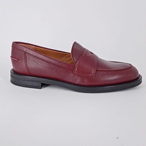 FRAU - Mocassino in  pelle bordò.