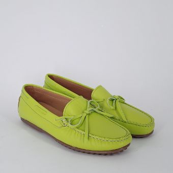 MASTRO DOMENICO . Mocassino in pelle color cedro .