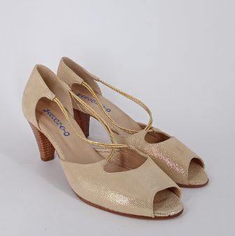 .MRC . Sandalo in pelle laminata con tallone e cinghie incrociate - 50%