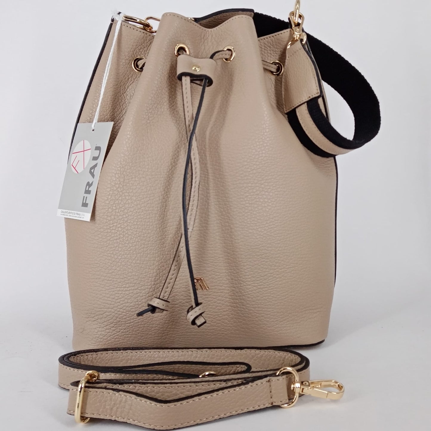 Frau - Borsa secchiello in pelle beige.