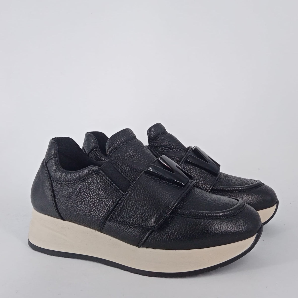 MELLUSO WALK  - Sneakers slip-on  donna in pelle nera.