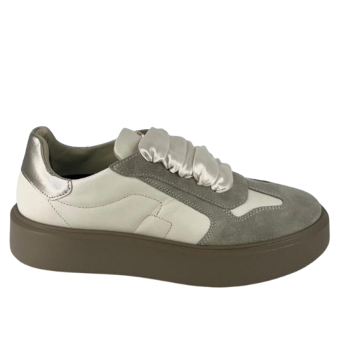 Frau - Sneakers in pelle scamosciata.