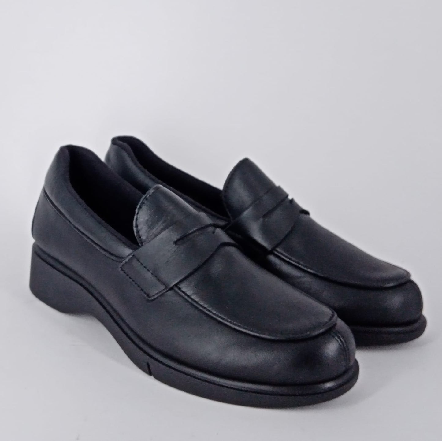 Frau . Mocassino comfort in pelle nera .