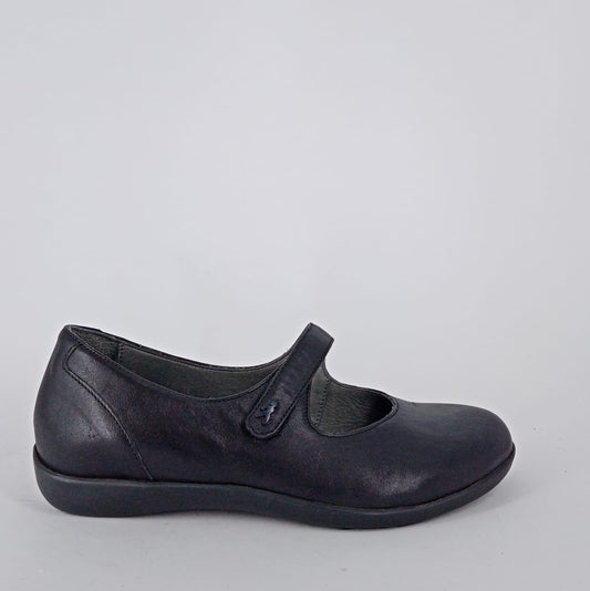 BENVADO - Decolleté in pelle nera. -50%