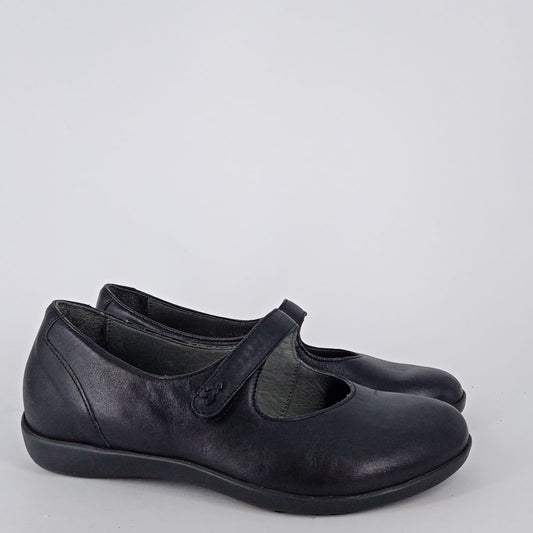 BENVADO - Decolleté in pelle nera. -50%