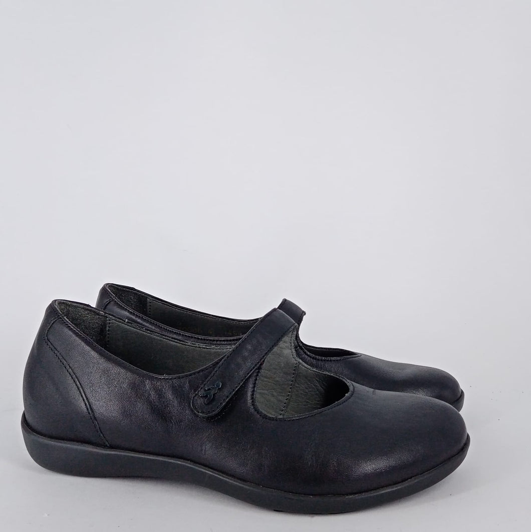 BENVADO - Decolleté in pelle nera. -50%