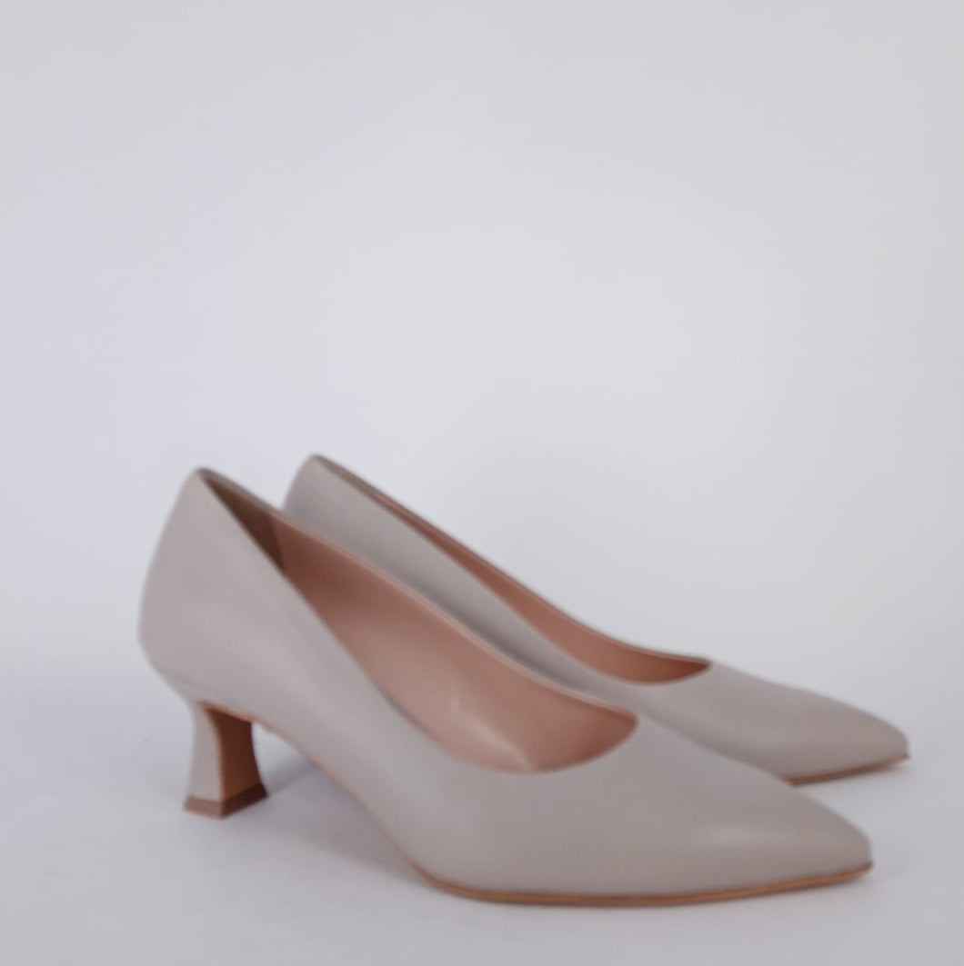 Melluso- Decollete in morbida pelle color sasso.