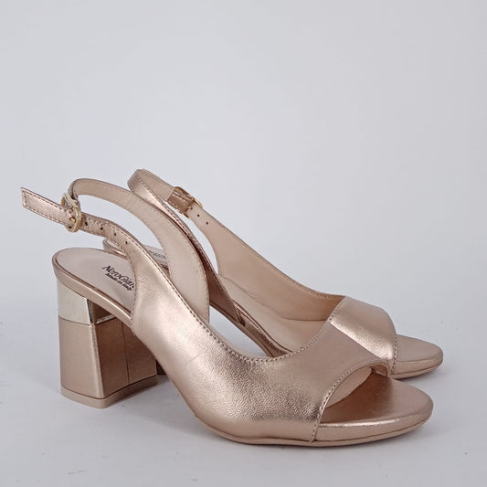 Nero Giardini - Sandali in pelle platino.