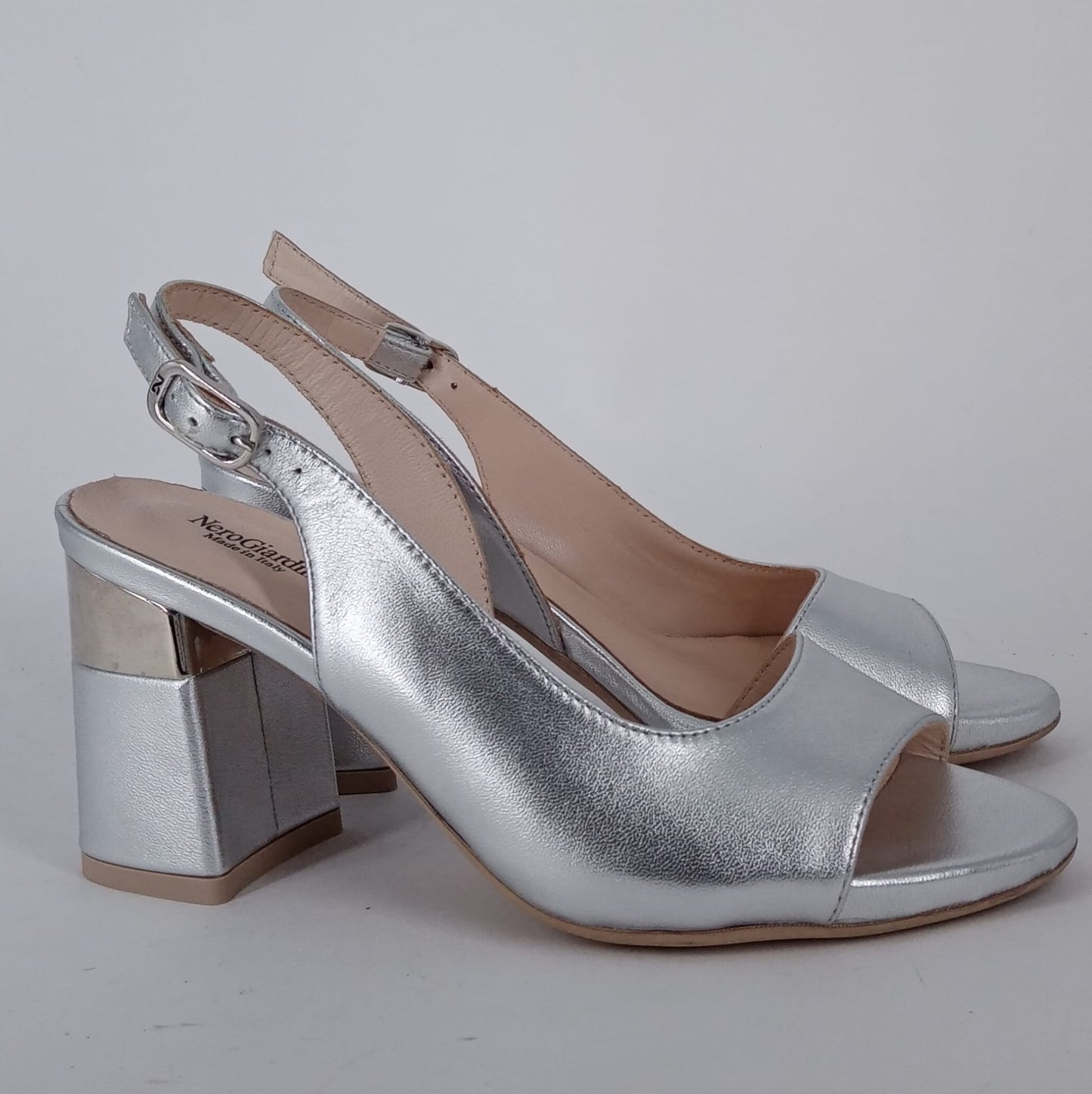 Nero Giardini - Sandali in pelle argento.