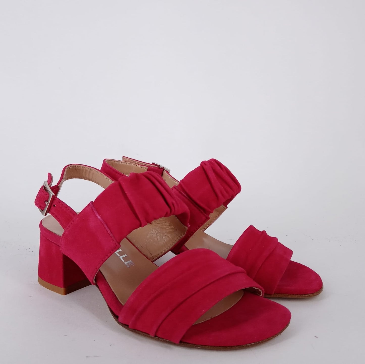 Cinzia Valle - Sandalo in camoscio Fucsia.