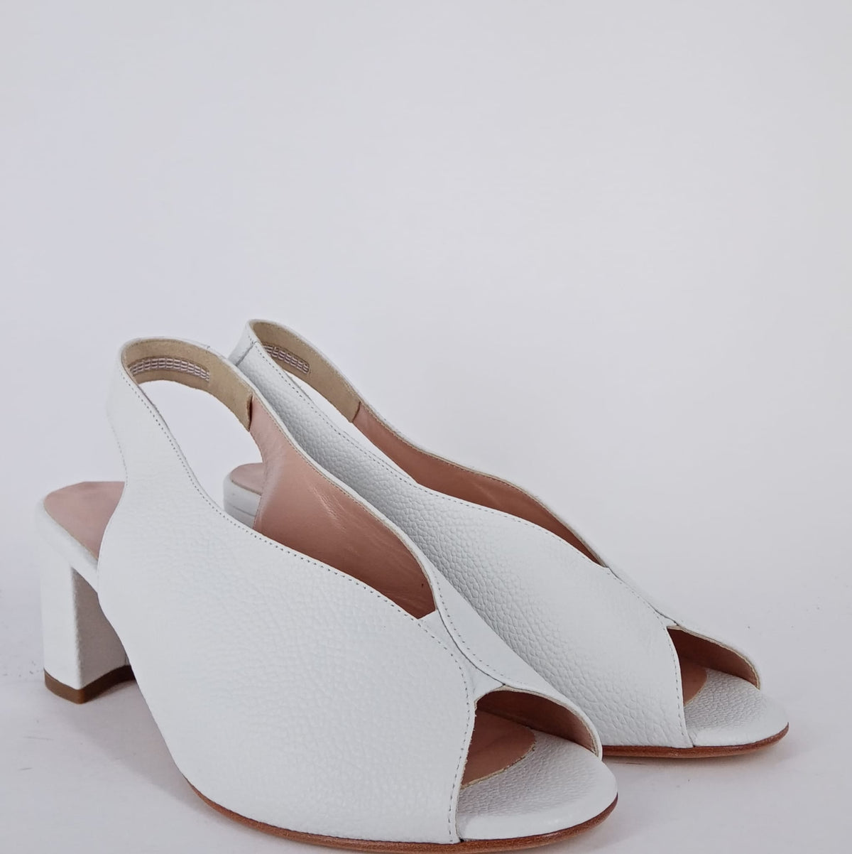 Cinzia Valle - Sandalo comodo in pelle bianca. -30%