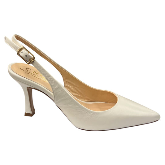 CNQ5 - Dècolletè slingback in pelle bianca.