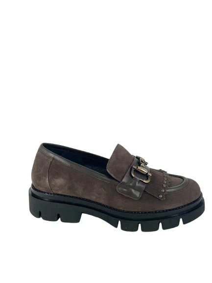 Melluso - Mocassino in camoscio marrone con frangia.