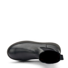 Carica l&#39;immagine nel visualizzatore di Gallery, Frau - Beatles donna in pelle nera.
