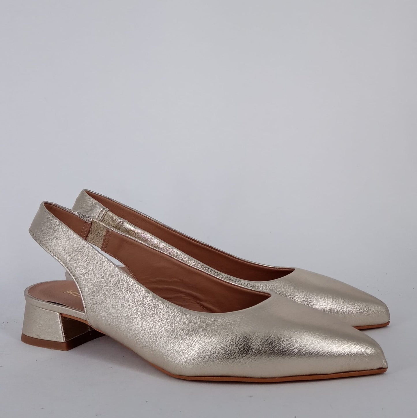 Melluso - Decollètè slingback in pelle laminata platino .