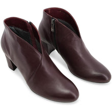 Carica l&#39;immagine nel visualizzatore di Gallery, Melluso -  Stivaletti donna in pelle bordò.
