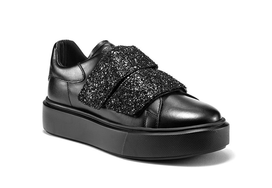 FRAU - Sneakers in pelle nera con strap glitter. 50%