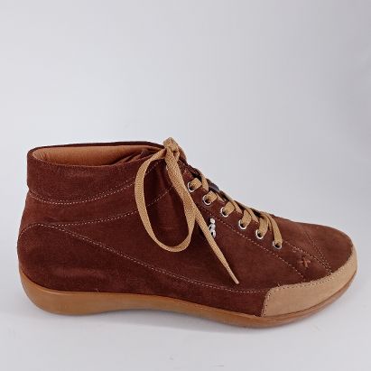 BENVADO .  Polacchino in camoscio bruciato. -50%