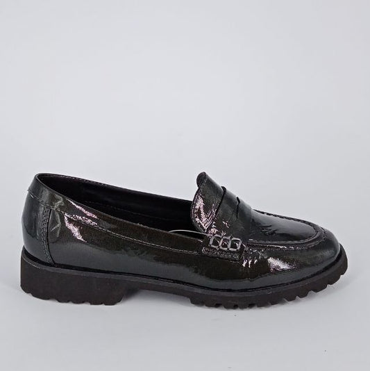 CINZIA SOFT . Mocassino in vernice grigio . -30%