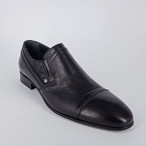 LUCIANO ILARI .  Slip on da uomo in pelle nera . 20%