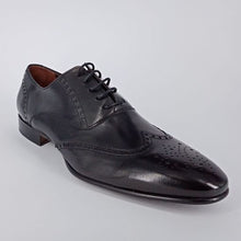 Carica l&#39;immagine nel visualizzatore di Gallery, CALPIERRE  . Francesina uomo con coda di rondine .
