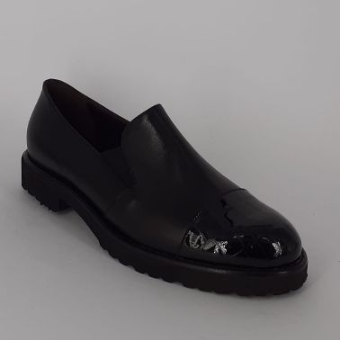 CINZIA VALLE  . Slip -on in nappa nera con puntale . -20%
