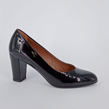 MUSELLA  . Decolletè in vernice nera. -20%